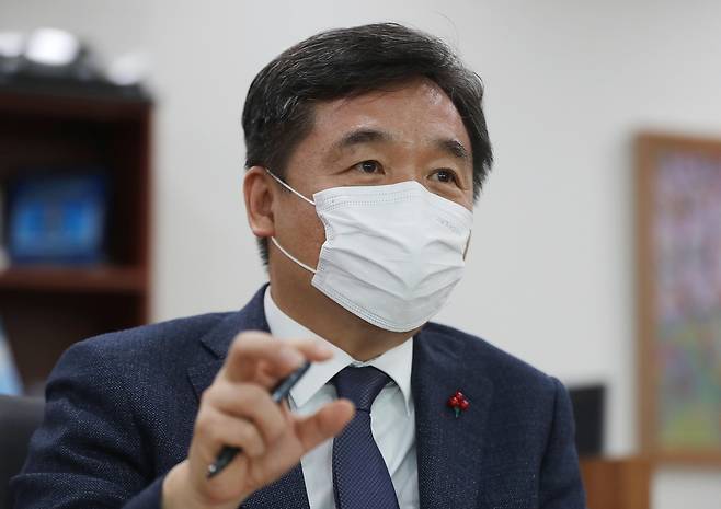 서정협 서울시장 권한대행 (서울=연합뉴스) 이정훈 기자 = 이달 24일 서울시 행정1부시장 집무실에서 연합뉴스 신년인터뷰에 응하는 서정협 서울시장 권한대행. 2020.12.27. uwg806@yna.co.kr