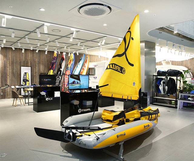 롯데하이마트 메가스토어 잠실점 수상레저전문관.