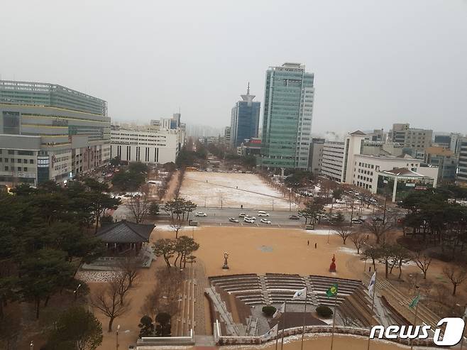 31일 오후 대전 서구 둔산동 대전시청 남문광장 모습.© 뉴스1