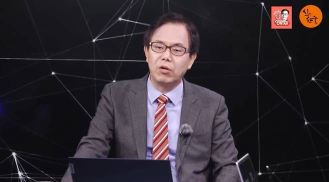 ▲ 전영기 시사저널 편집인 겸 편집국장은 지난 4월 총선 국면에서 유튜브 신의한수 등에서 보수 논객으로 활동했다. 사진=신의한수 화면 갈무리.
