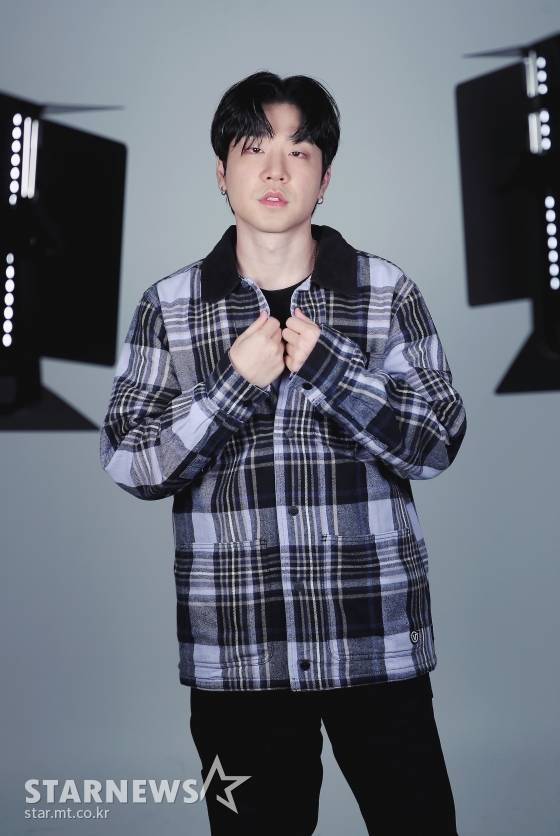 '쇼미더머니9' 우승자 래퍼 릴보이가 본지와 인터뷰에 앞서 포즈를 취하고 있다.릴보이는 최근 '쇼미더머니9' 파이널 무대에서 래원, 머쉬베놈, 스윙스를 제치고 최종 우승을 차지했다. / 사진=김창현 기자 chmt@