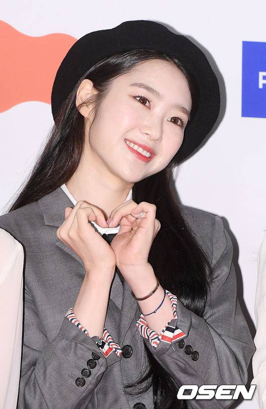 [OSEN=민경훈 기자]오마이걸 지호가 포토월에서 포즈를 취하고 있다. / rumi@osen.co.kr