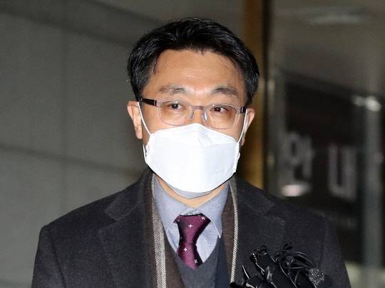 초대 고위공직자범죄수사처(공수처)장에 지명된 김진욱 헌법재판소 선임연구관. 사진은 지난해 12월 30일 서울 종로구 재동 헌법재판소에서 모습. 연합뉴스.