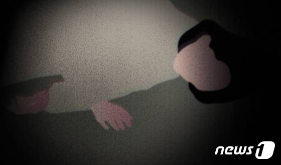 경기 수원중부경찰서는 전날(4일) 수원시 장안구 정자동의 한 아파트에서 숨진 채 발견된 A씨(43·여) 등 3명에 대한 부검영장을 신청했다© 뉴스1