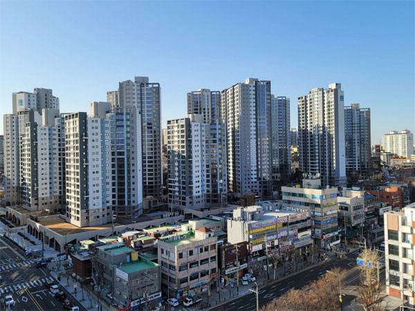 이달 서울 입주물량의 과반을 차지하는 1497가구 규모 래미안목동아델리체 전경. 신정2-1구역을 재개발한 단지로 지하철2호선 신정네거리역과 가깝다.  [이축복 기자]