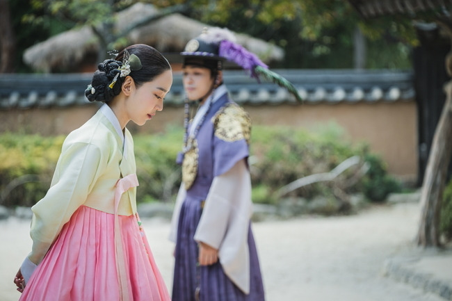 Queen Cheorin Shin Hye-sun and Kim Jung-hyun are responsible for the audiences laughter.The TVN Saturday drama Queen Cheorin (directed by Yoon Sung-sik, playwright Park Gye-ok Choi A-il, produced by STUDIO PLEX, Craveworks) has been loved by the true value of fusion historical comedy.The survival period of the palace of Kim So-yong (Shin Hye-sun), a heavy war with the soul of the world, is giving a new smile that transcends imagination.Here, the thrilling change of Cheoljong (Kim Jung-hyun) added to the surprise simkung attack and enthused viewers.As evidenced by this, the ratings are also on the rise, with the last eight ratings soaring to a maximum of 14.7%, and the company has firmly maintained its top spot in the same time zone, including cable and general edition.In particular, except for the men in their 2nd and 30th national standards, they have been ranked # 1 in the same time zone in all channels including terrestrial broadcasting in all age groups from teenagers to 50s.At the center is Shin Hye-sun and Kim Jung-hyun, who engulfed the house theater with a synergistic comic synergies.With the hot praise of the two actors who created the previous-class characters with the changing act, they can get a glimpse of their fantastic breath in the behind-the-scenes photos.Shin Hye-sun and Kim Jung-hyun, who are scripted with their heads in front of each other, smile as they show off their world swag.Kim So-yong and Cheoljong began to show compassion and favor to each other.Kim So-yong, who had changed his feelings about Cheoljong as the memories of Tteam So-yong permeated, and Cheoljongs sincerity to not be enemy to himself made them guess the change that came to them.In particular, Cheoljongs surprise kiss ending started with the romance of Notachi, raising expectations.The exquisite development that does not miss the thrilling tension even in a pleasant smile was completed with the skillful act of the actors.In the last broadcast, Kim So-yong learned one by one the truth that he did not know through the smells of the ship throughout his home.Especially, I remembered childhood memories from the appearance of Cheoljong panicking at the well, and the young Kim So-yong who was dragged by someone and the harmony that appeared next to him.And for some reason, as far as Cheoljong, who was trapped in a well, an unknown memory crossed, foreshadowing another truth hidden in the tangled connections of the three.The scene where the three people face each other like fate is a major point that is a turning point in the relationship change. Efforts are conveyed in the serious faces of those who talk with director Yoon Sung-sik.The performance of the new steelers who constantly make laughter is also indispensable.Kim In-kwon, who played a role of licorice with Kim So-yong, who disassembled him as a master master of Colonel Suragans Manbok, and Cha Jung-hwa of Choi Sang-gung Station, who is caught up in Kim So-yong of That World Tension and shows an extreme 24 hours of Bopil, and Chae Seo-euns cheerful filming scene of Hongyeon also gives a warm feeling.The Queen Cheorin was a turning point when the secrets of the characters began to be revealed.Cho Choljong, who spurred the secret preparation plan, and Cho Hwa-jin, who was anxious to lose the Great King (Bae Jong-ok), who started to guard against it, took the hand of Cho Ki-bi (Jo Yeon-hee).Kim So-yongs abnormality, which is causing emotional synchronization with the main body, is raising questions about what variables will act on the tangled relationship.