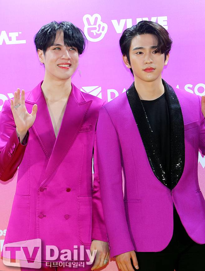 갓세븐 JB 마크 잭슨 진영 영재 뱀뱀 유겸 이적설 JYP엔터테인먼트 재계약 전속계약