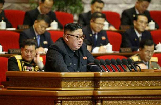 북한 김정은 노동당 위원장이 지난 6일 노동당 제8차 대회 2일차 회의에서 사업총화보고를 했다고 노동신문이 7일 보도했다(사진=노동신문 홈페이지 캡처/연합뉴스).