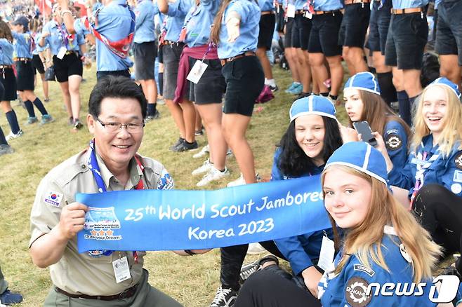권익현 부안군수가 2021년을 맞아 수소산업 플랫폼 구축과 부안형 푸드플랜 추진 등을 통한 미래 100년 지속가능한 매력도시 부안 실현에 최선을 다하겠다고 강조했다. © 뉴스1