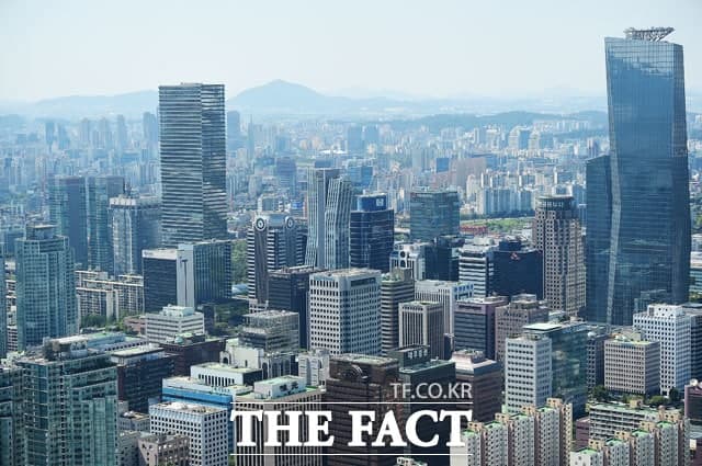 한국은행이 7일 발표한 '2020년 3분기 자금순환' 통계에 따르면 지난해 3분기 가계 및 비영리단체의 순자금 운용액은 30조7000억 원으로 집계됐다. /더팩트 DB