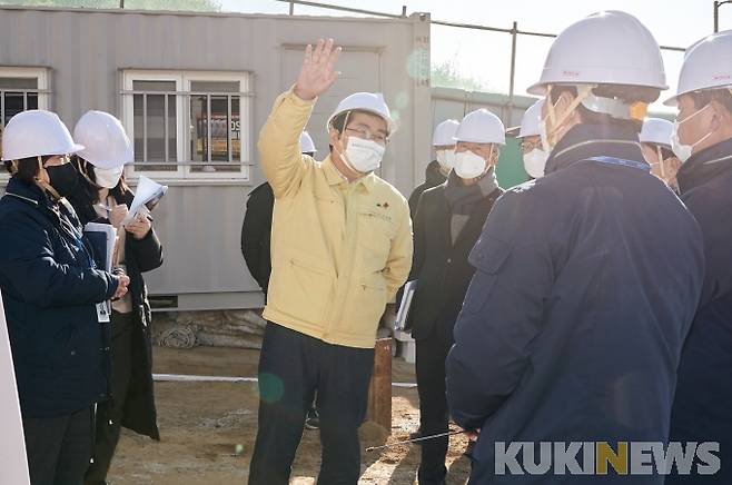현장 점검중인 오세현 아산시장.