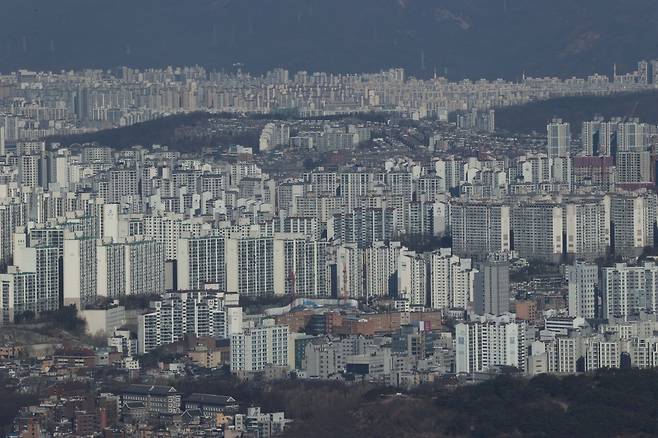서울 남산타워에서 내려다본 전경. 2020. 12. 20. 한주형기자