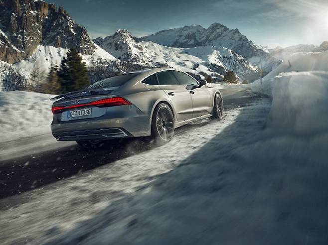 스노타이어는 겨울부터 봄까지 장착하는 게 좋다. [사진 제공=한국타이어앤테크놀로지]