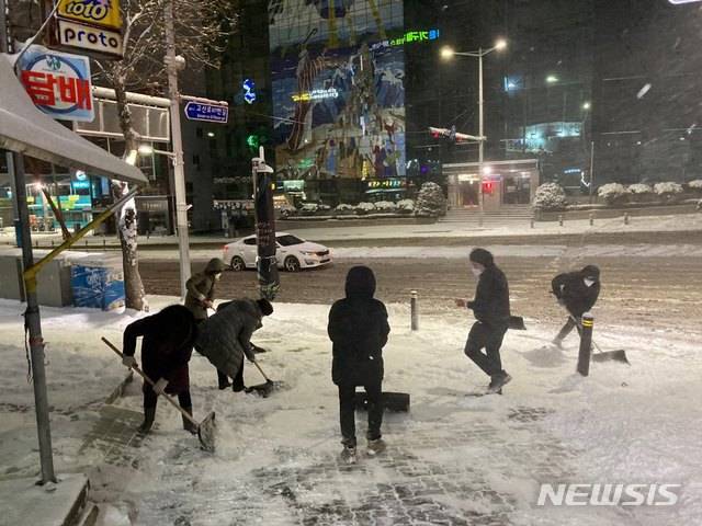 제설 작업 현장.