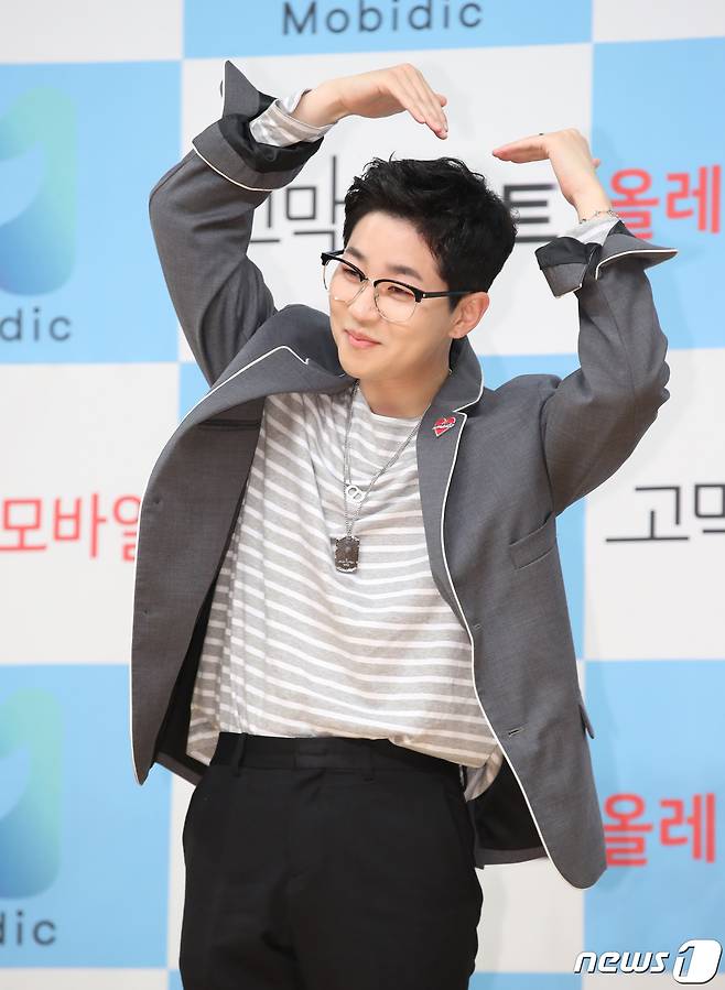 가수 딘딘© News1 권현진 기자