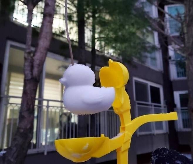 A snow duck maker (Market_Oli)