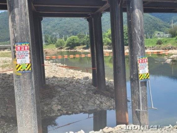 오른쪽 아래 부근이 20대 박씨가 숨진 장소. 사고 당시에 없던 경고문이 부착돼 있다. 사진=유족 제공