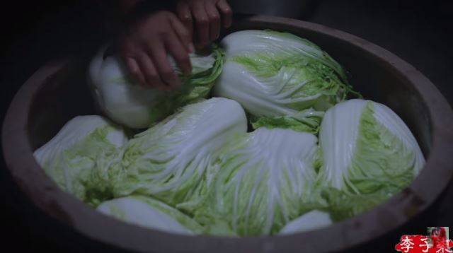 유튜브 채널 '李子柒 Liziqi' 캡처