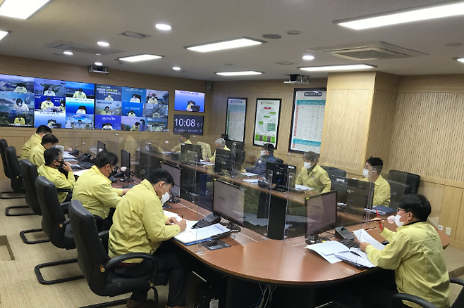 AI 발생 긴급 영상회의. 경남도청 제공