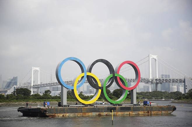 도쿄올림픽을 취소하거나 연기해야 한다는 일본 내 여론이 80%를 돌파했다.