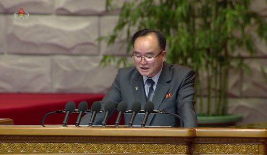 조선중앙TV는 지난 8일 북한 8차 당대회 4일차 회의가 평양 4·25문화회관에서 열렸다고 9일 보도했다. 4일차 회의에서는 당 중앙위원회 사업총화 보고에 관한 토론이 진행됐다. 사진은 토론하는 조용원 조직지도부 제1부부장.