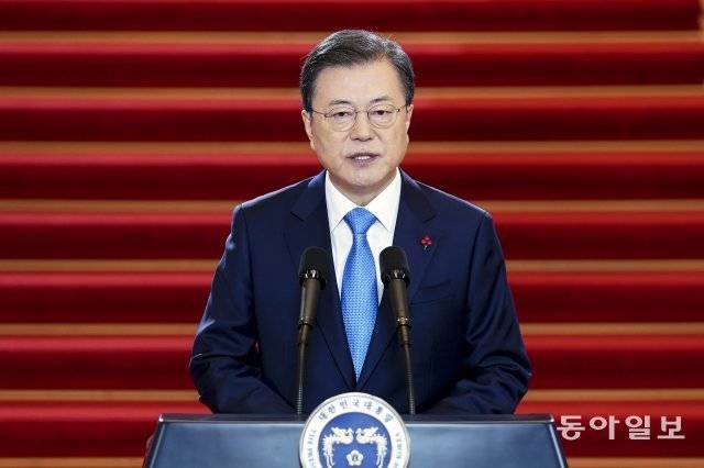 11일 청와대 본관에서 신년사를 발표하는 문재인 대통령. 2021.1.11.청와대사진기자단
