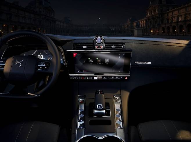 실내는 ‘오페라 인스퍼레이션’을 적용했다. /사진제공=DS