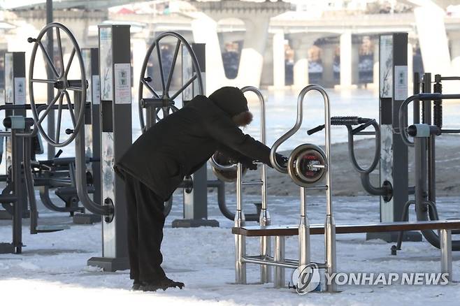 '북극 한파' 극복은 운동으로 [연합뉴스 자료사진]