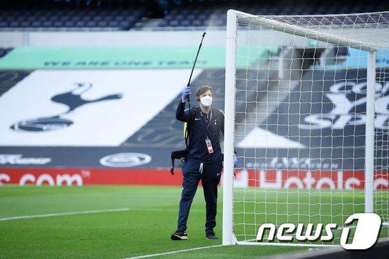 코로나 확진자가 계속 발생하고 있으나 EPL은 중단할 생각이 없는 분위기다. © 뉴스1