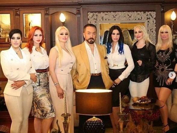 징역 1075년을 선고받은 사이비 종교단체 지도자 아드난 옥타르(가운데) [사진=아드난 옥타르 인스타그램 캡처]