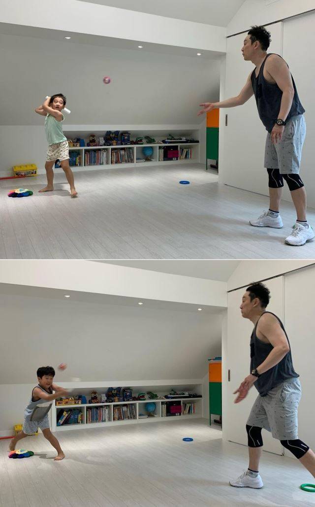 과거 다락방에서 노는 이휘재와 쌍둥이들의 모습. 문정원씨 인스타그램 캡처