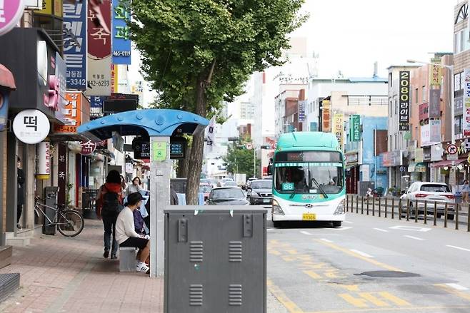 안양시가 올해 전기저상버스 40대를 새로 도입한다고 13일 밝혔다. / 사진제공=안양시
