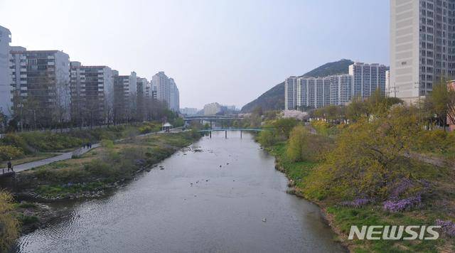 안양천 전경.