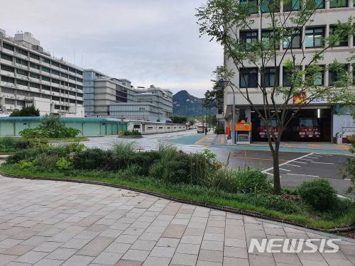 [서울=뉴시스] 서울 종로구 생활권 자투리공간 녹화사업. (사진=종로구 제공) 2021.01.13. photo@newsis.com