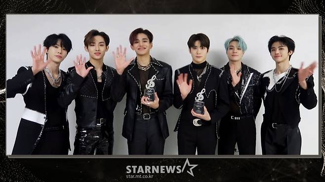 NCT '가온차트 2관왕 했어요'[★포토]