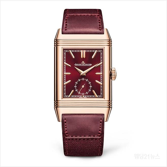 사진 :예거 르쿨트르 '리베르소 트리뷰트 듀오페이스 파글리아노'. 제품 상세 스펙. ref : Q398256J, 무브먼트: 매뉴얼, 예거 르쿨트르 칼리버 854A/2, 기능: 세컨드 타임존, 시-분, 24시간 인디케이터, 초. 사이즈: 47X28.3mm, 소재: 핑크 골드 케이스, 가죽 스트랩