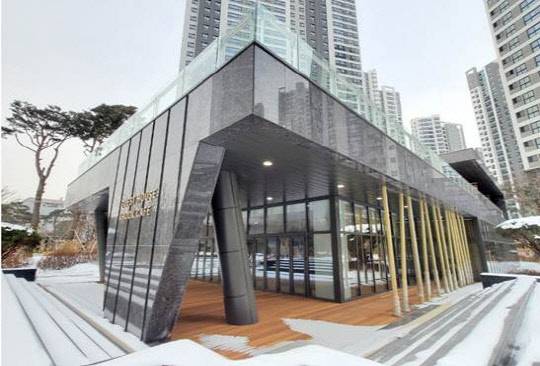 과천 위버필드 제로에너지 건물. <SK건설 제공>