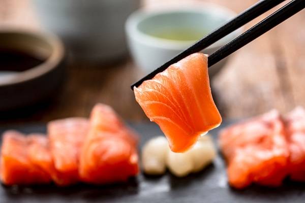 운동 후 연어를 먹으면 운동 중 손상된 근육을 재합성하는 데 도움이 된다./사진=게티이미지뱅크