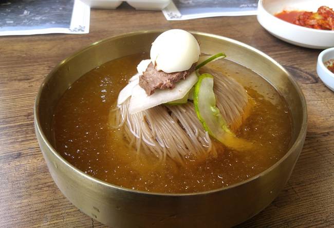 70년이 넘는 내력을 지닌 인천 경인면옥의 냉면