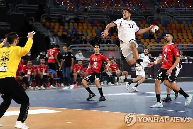 이집트와 칠레의 개막전 모습. [EPA=연합뉴스]