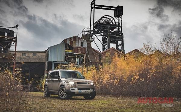 레이디 빅토리아 탄광은 화석 연료의 의존도가 줄어들고 있다는 가슴 아픈 상징이다; 디젤 구동 디펜더는 아직 몇 년 더 이어지길 바란다