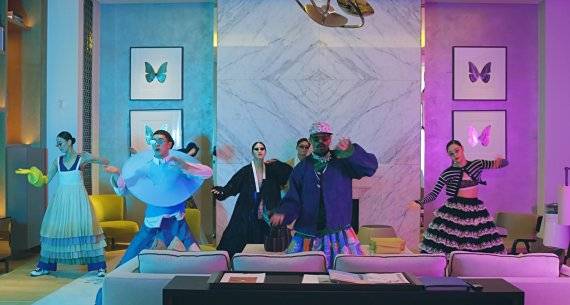 파라다이스시티에서 ‘호텔에서 生(생)쇼’ 영상을 촬영 중인 앰비규어스댄스컴퍼니 /사진=파라다이스시티