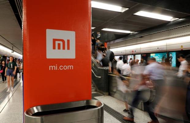 미국 트럼프 행정부가 중국 샤오미를 블랙리스트에 올렸다. 샤오미 광고가 홍콩 한 지하철역에 게시돼 있다.  /사진=AP