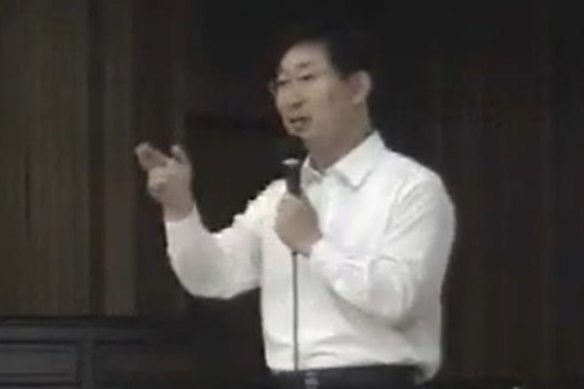 2012년 6월 8일, 법과 정치의 중간에 있었던 내 삶이란 주제로 충남고등학교 2학년 학생을 상대로 강의를 하는 박 후보자. 박범계TV 유튜브 채널 캡처