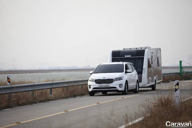 가족 모두를 위한 휴식처, 카라반과 캠핑카 사용 인원과 RV의 특징을 정확히 파악해야 후회하지 않는다