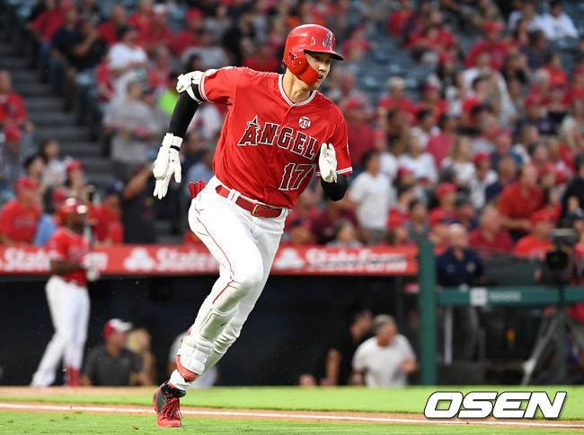 [OSEN=애너하임(미국 캘리포니아주), 최규한 기자]1회말 1사 1루 상황 에인절스 오타니가 2루타를 날리고 베이스를 뛰고 있다. /dreamer@osen.co.kr