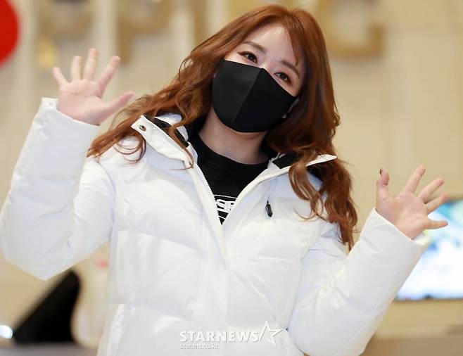 숙행 '많이 봐주세요~'[★포토]