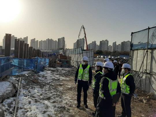 박영수 국토안전관리원장, 안산 흙막이지지대 붕괴현장 방문  



[국토안전관리원 제공]