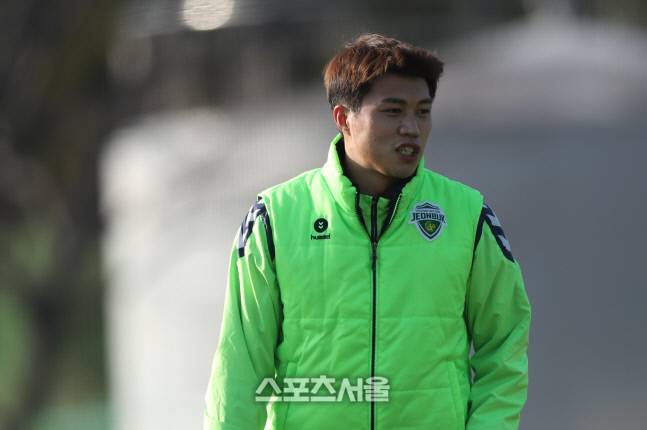 전북 현대 김승대가 남해 캠프에서 훈련에 집중하고 있다.제공 | 전북 현대