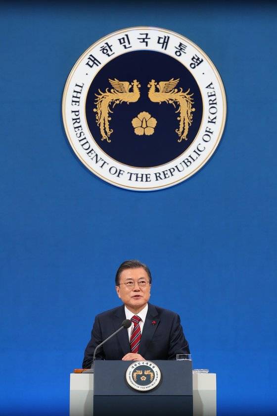 신년 기자회견 참석한 문재인 대통령. 연합뉴스